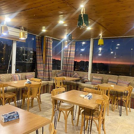 Raqeem Hotel Вади Муса Екстериор снимка