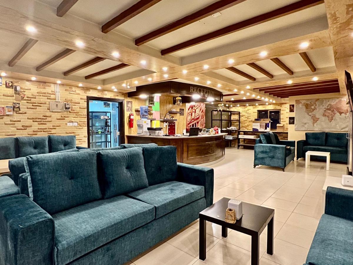 Raqeem Hotel Вади Муса Екстериор снимка