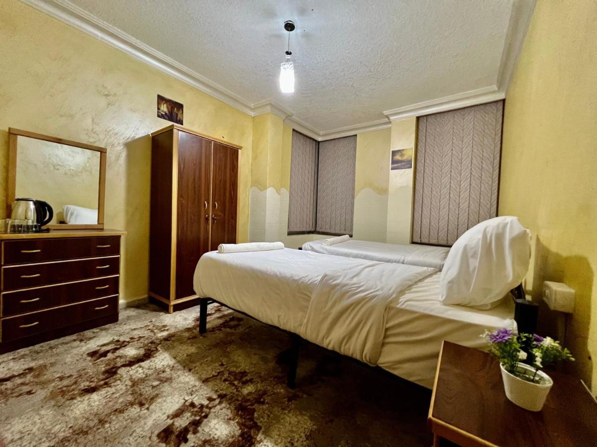 Raqeem Hotel Вади Муса Екстериор снимка