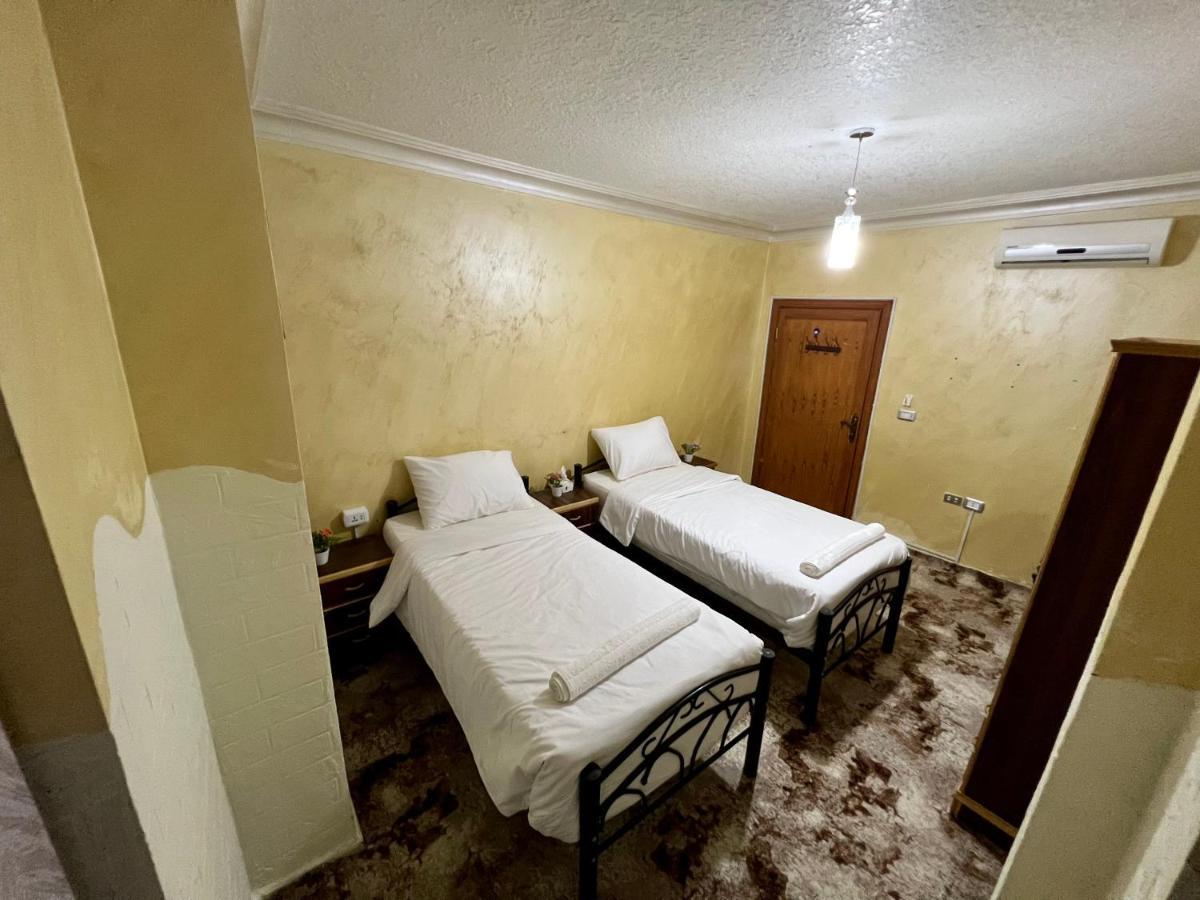 Raqeem Hotel Вади Муса Екстериор снимка