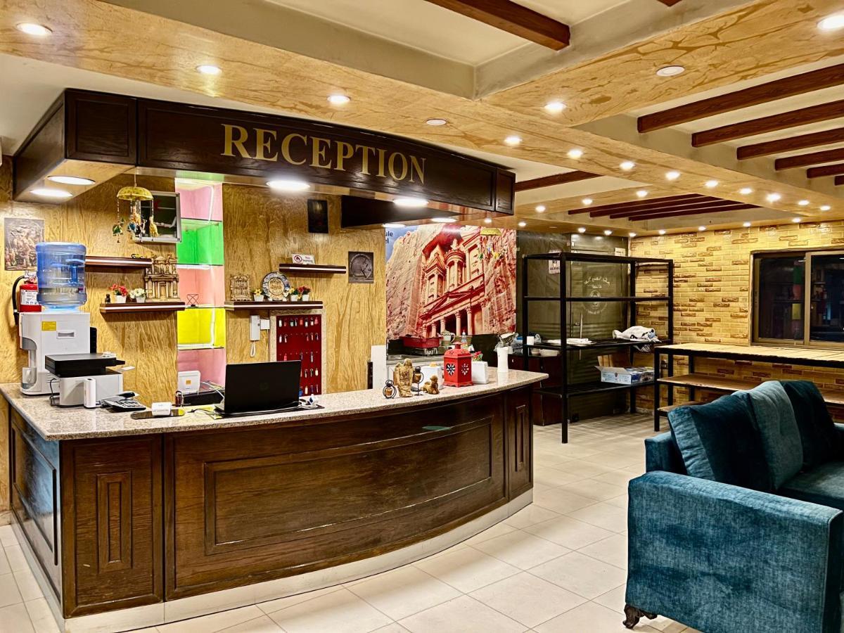 Raqeem Hotel Вади Муса Екстериор снимка