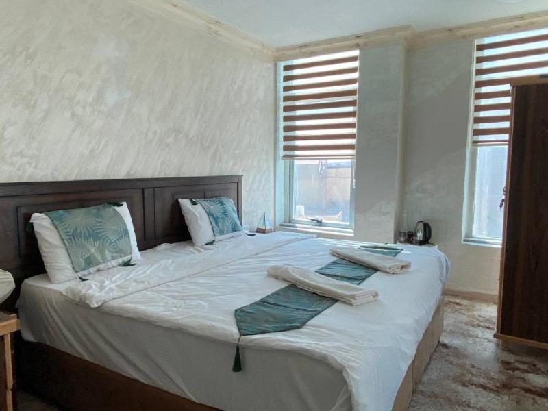Raqeem Hotel Вади Муса Екстериор снимка
