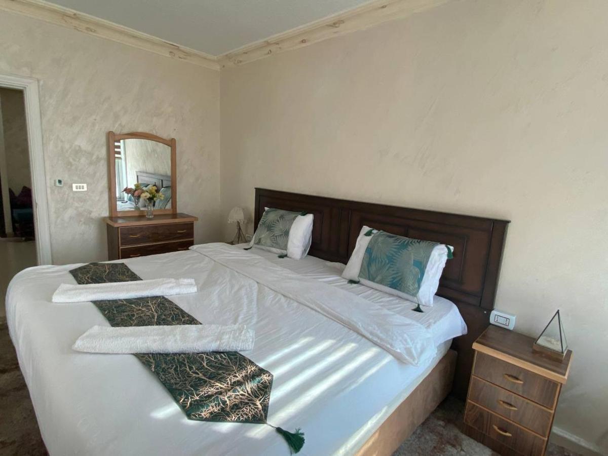 Raqeem Hotel Вади Муса Екстериор снимка