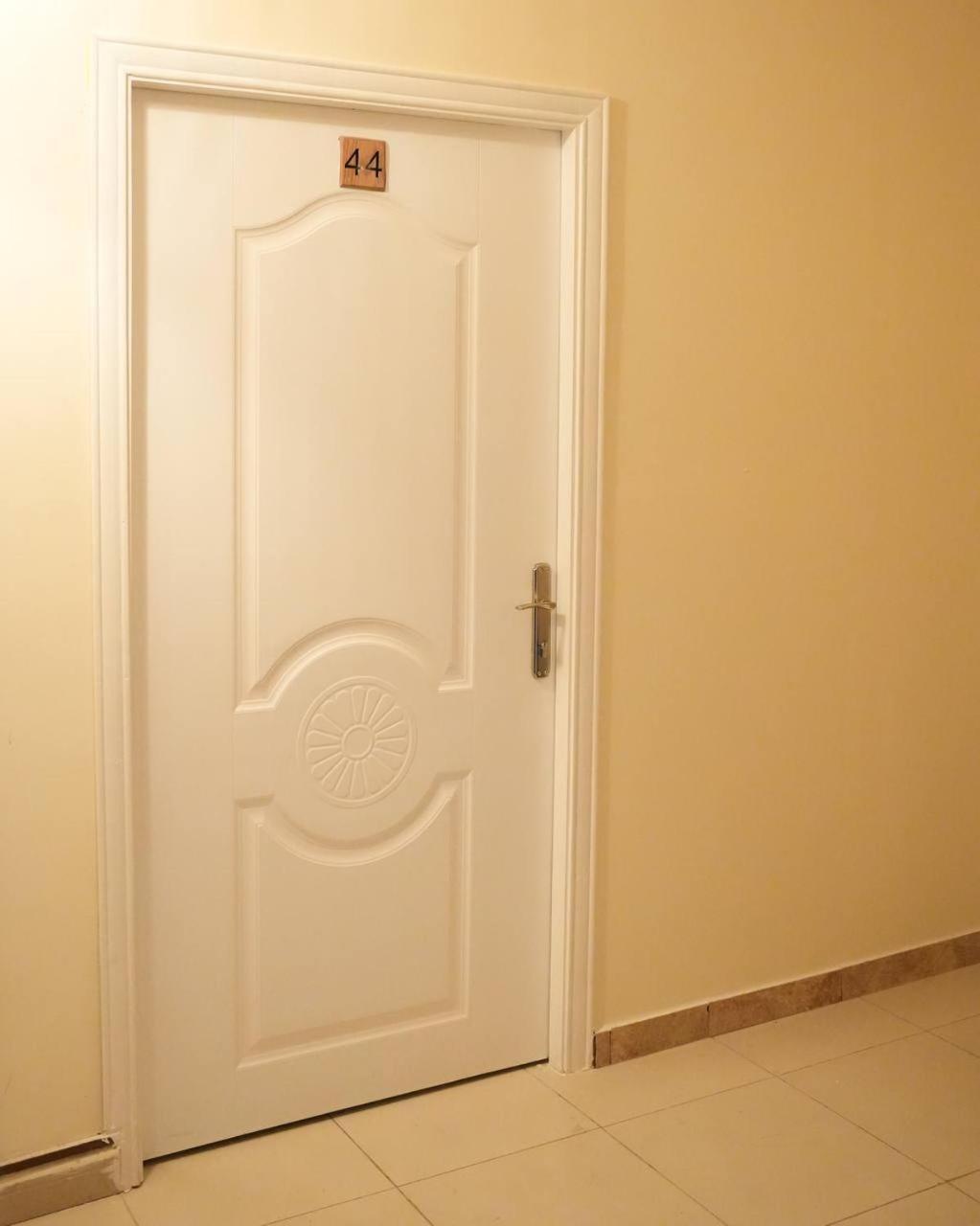 Raqeem Hotel Вади Муса Екстериор снимка