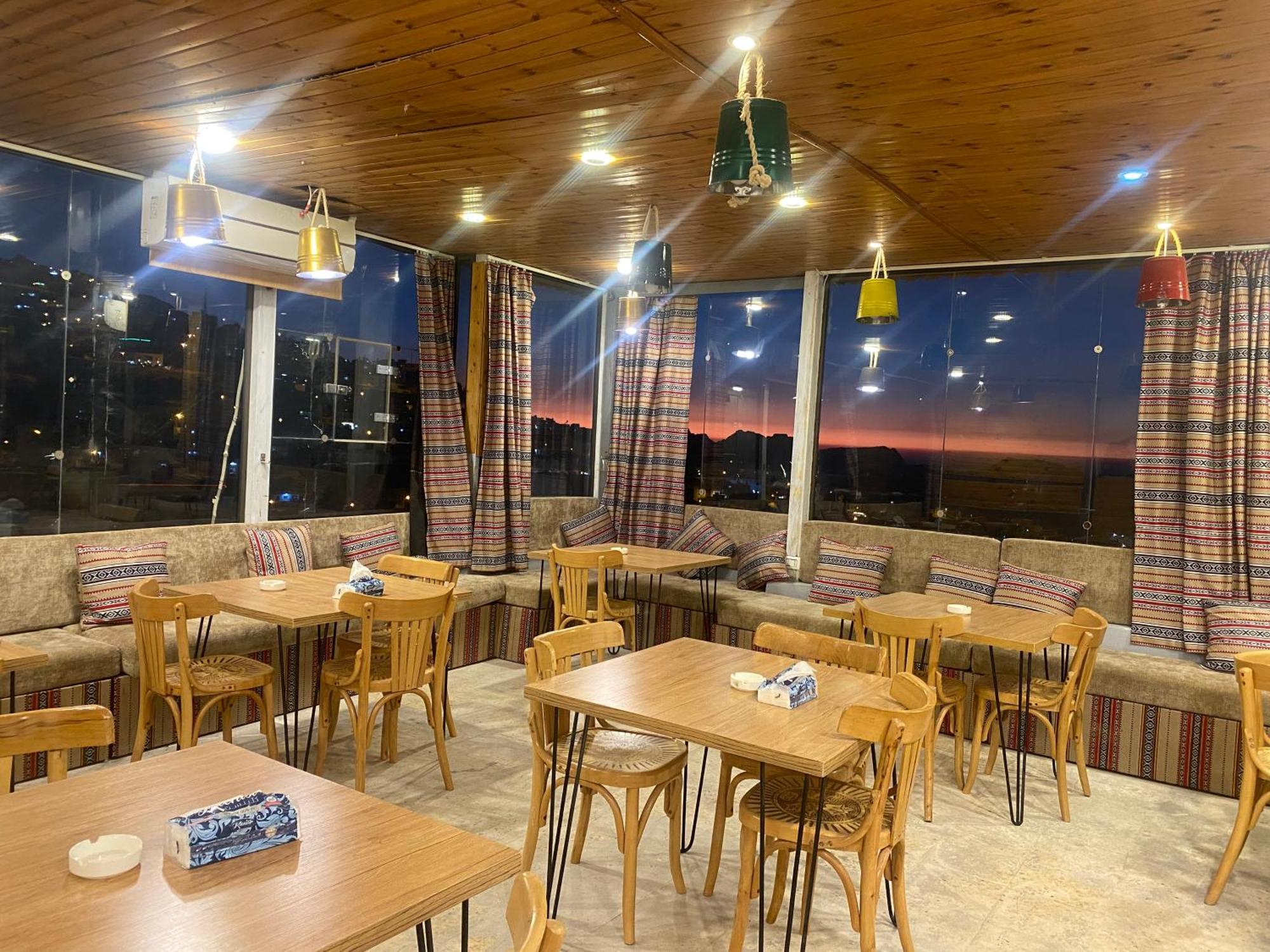Raqeem Hotel Вади Муса Екстериор снимка